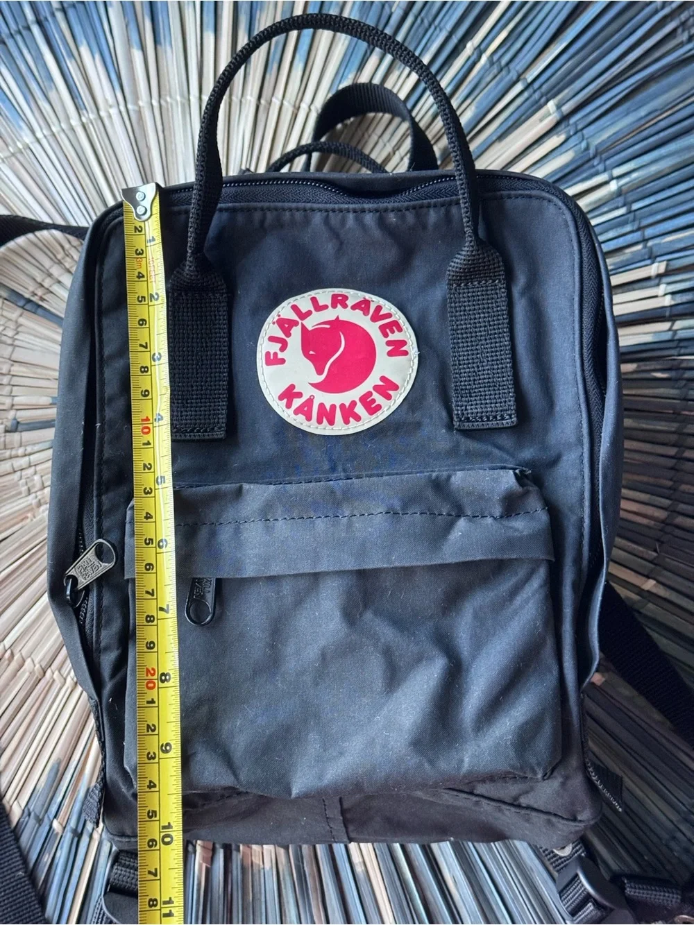 Authentic Fjällräven Kånken Mini Backpack - Classic Black Style 23561
